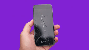 How Long Does a Cracked Phone Screen Last?
